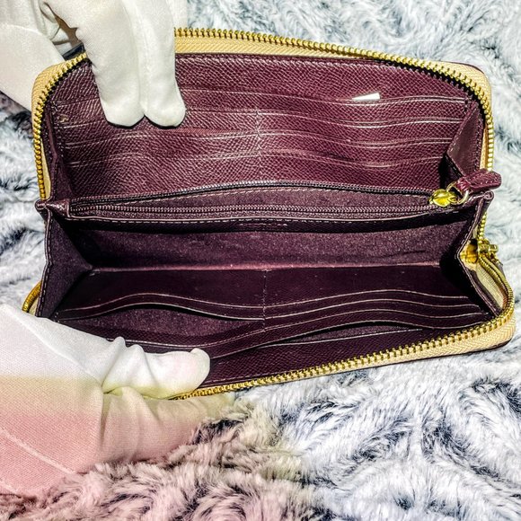 COACH SMALL MARGOT & COACH ACCORDION ZIP WALLET IN SIG DEBOSSED PATENT LEATHER - Picture 15 of 16